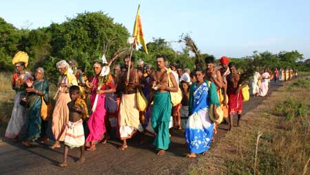 Pada Yatra pilgrims walking from Verugal approach Kathirveli in 2005